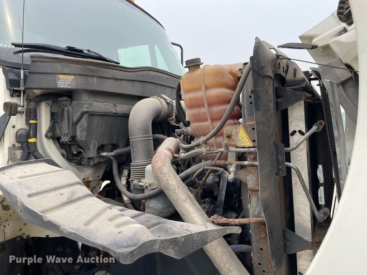 image for item LJ9773 2011 International WorkStar 7400  dump flatbed truck