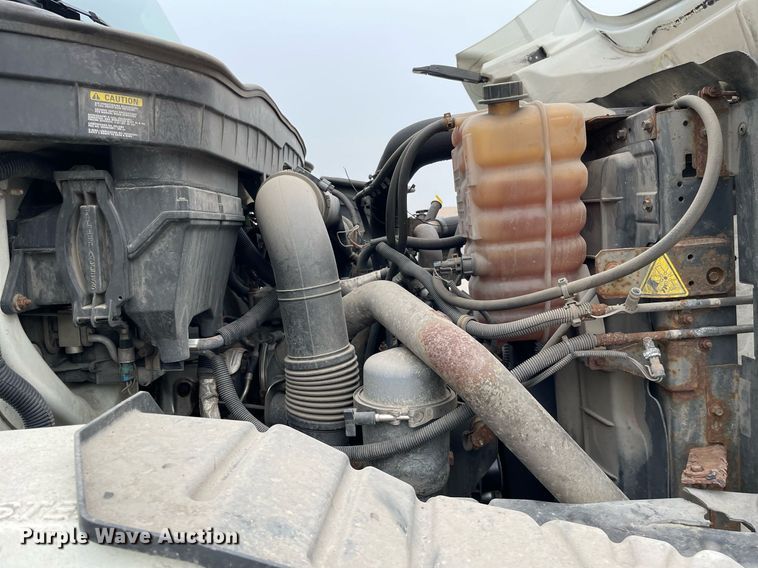 image for item LJ9773 2011 International WorkStar 7400  dump flatbed truck