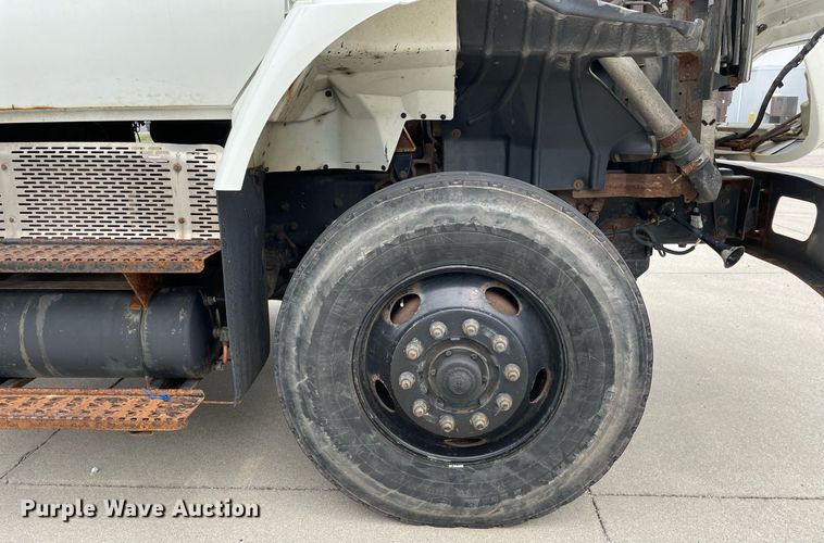 image for item LJ9773 2011 International WorkStar 7400  dump flatbed truck