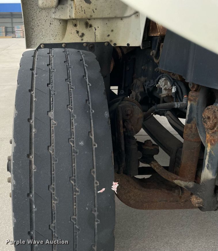 image for item LJ9773 2011 International WorkStar 7400  dump flatbed truck