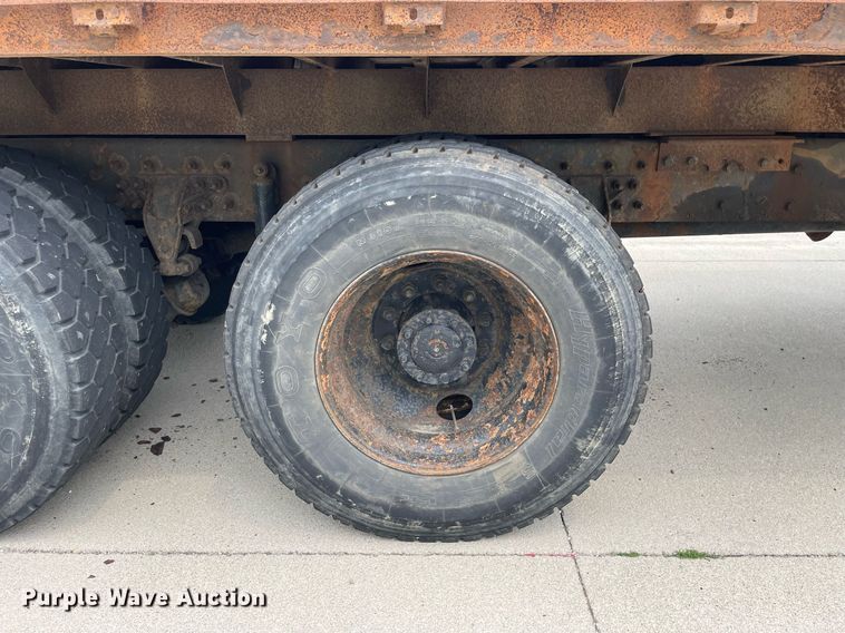 image for item LJ9773 2011 International WorkStar 7400  dump flatbed truck