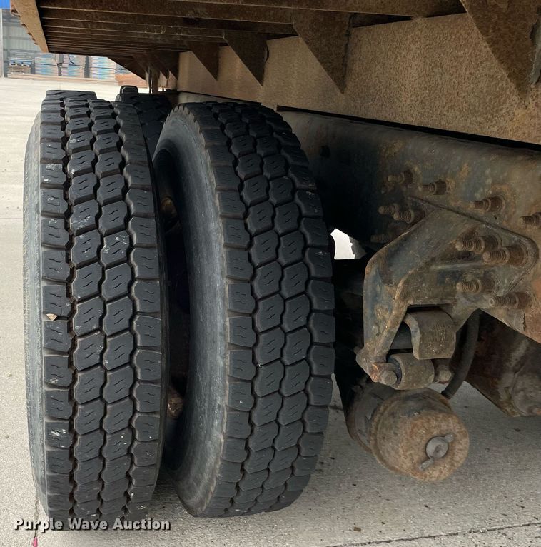 image for item LJ9773 2011 International WorkStar 7400  dump flatbed truck