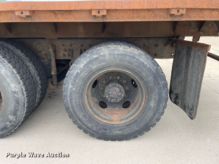 image for item LJ9773 2011 International WorkStar 7400  dump flatbed truck