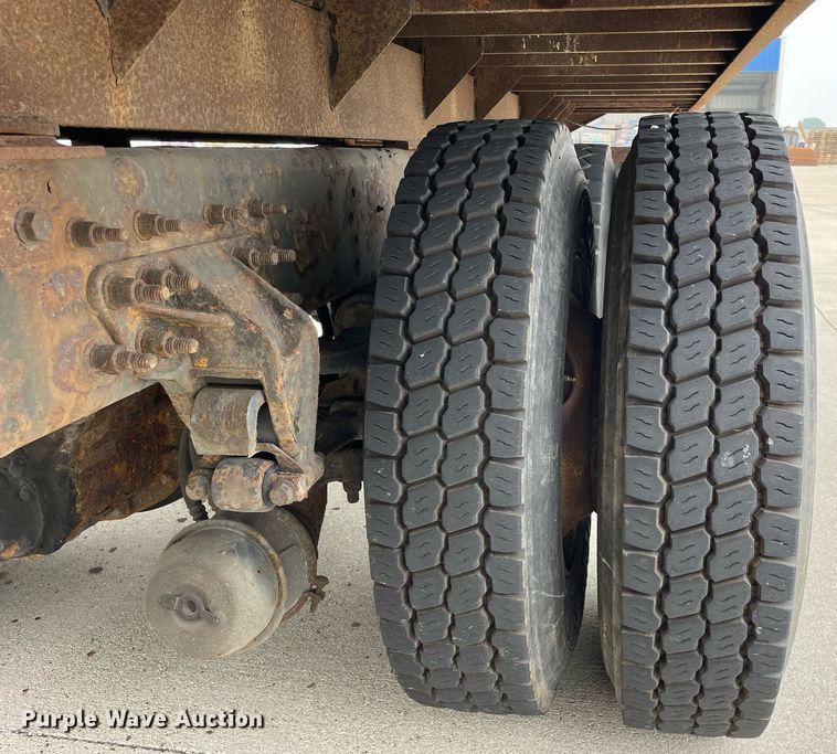 image for item LJ9773 2011 International WorkStar 7400  dump flatbed truck