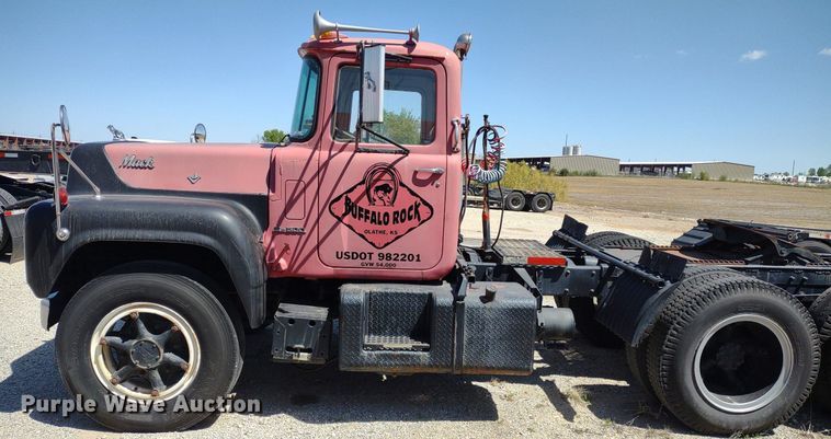 image for item LL9102 1966 Mack R600 semi truck