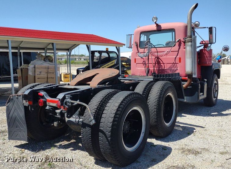 image for item LL9102 1966 Mack R600 semi truck