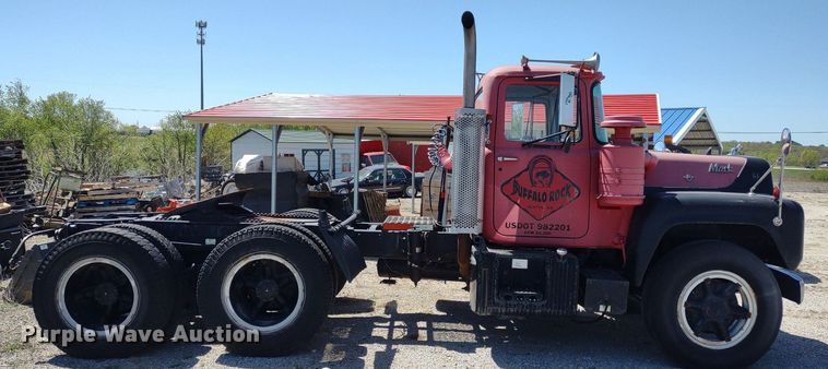 image for item LL9102 1966 Mack R600 semi truck
