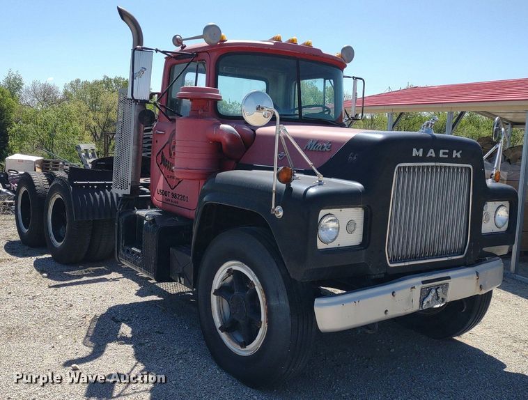 image for item LL9102 1966 Mack R600 semi truck
