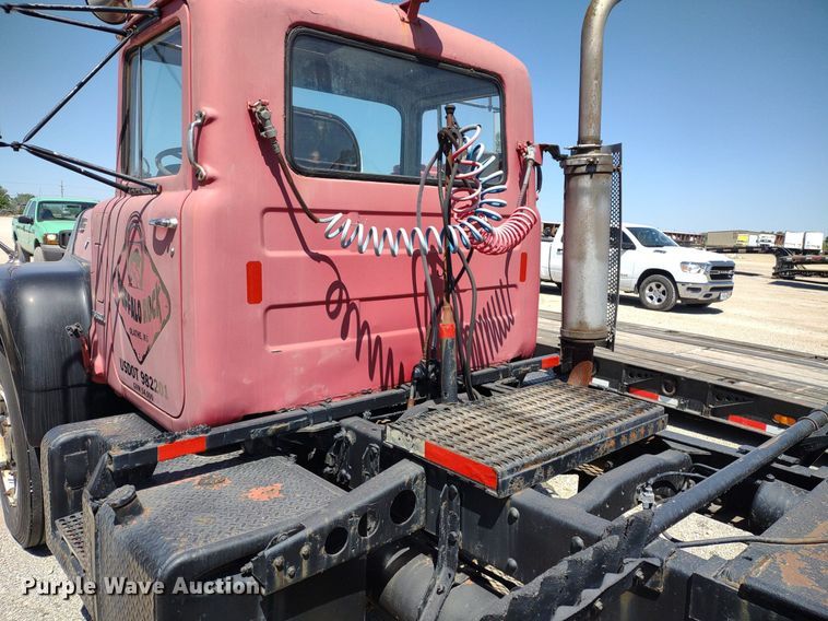 image for item LL9102 1966 Mack R600 semi truck