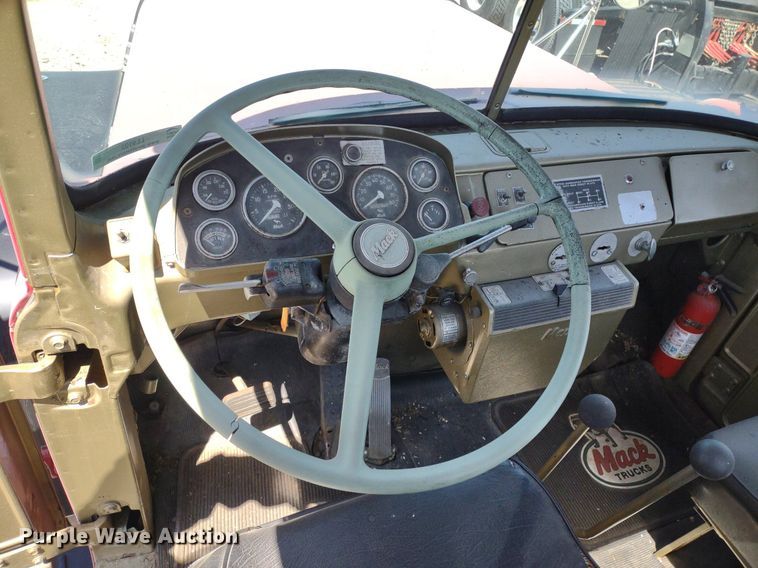 image for item LL9102 1966 Mack R600 semi truck