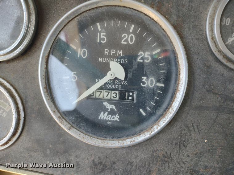 image for item LL9102 1966 Mack R600 semi truck