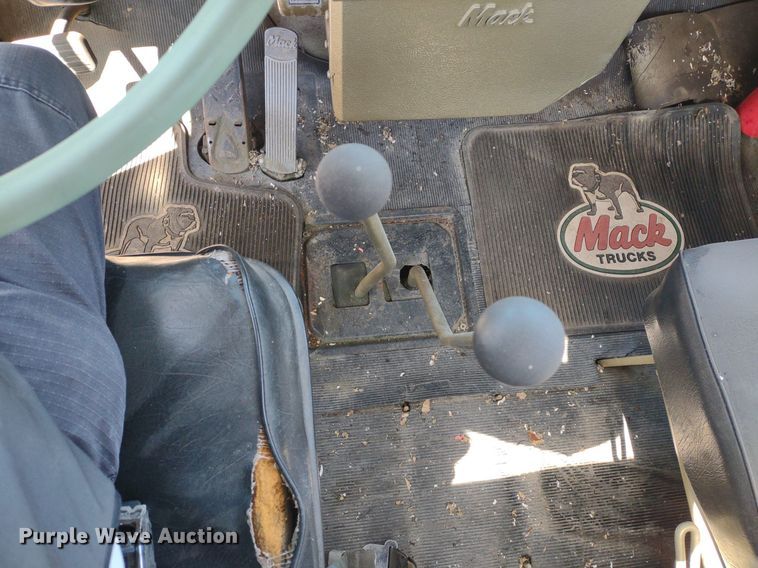 image for item LL9102 1966 Mack R600 semi truck