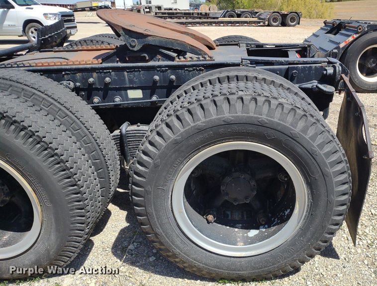 image for item LL9102 1966 Mack R600 semi truck