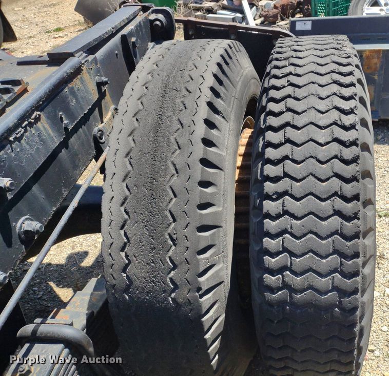 image for item LL9102 1966 Mack R600 semi truck