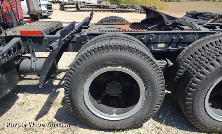 image for item LL9102 1966 Mack R600 semi truck