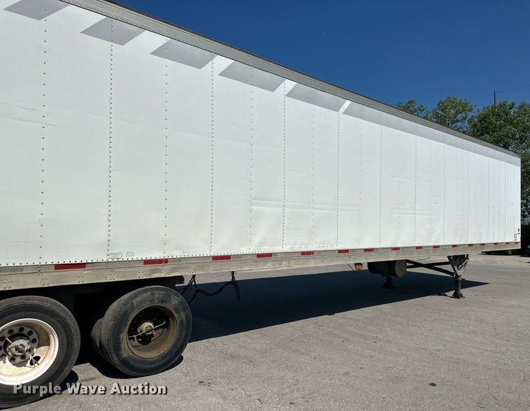 image for item LN9273 2005 Utility 3000R  refrigerated van trailer