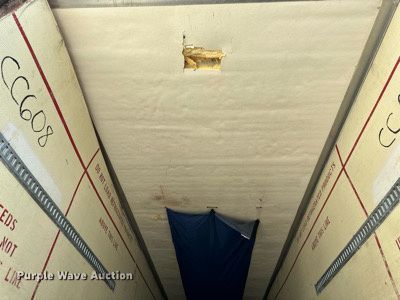 image for item LN9273 2005 Utility 3000R  refrigerated van trailer