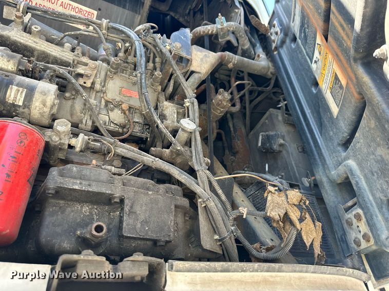 image for item LN9273 2005 Utility 3000R  refrigerated van trailer