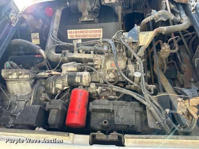 image for item LN9273 2005 Utility 3000R  refrigerated van trailer