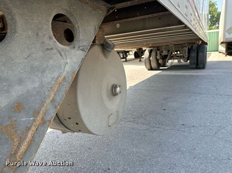 image for item LN9273 2005 Utility 3000R  refrigerated van trailer