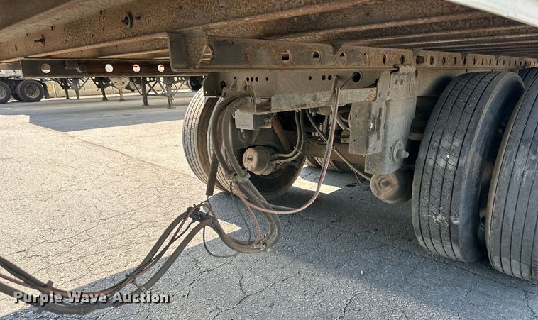 image for item LN9273 2005 Utility 3000R  refrigerated van trailer