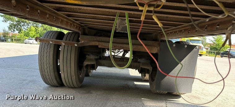 image for item LN9273 2005 Utility 3000R  refrigerated van trailer