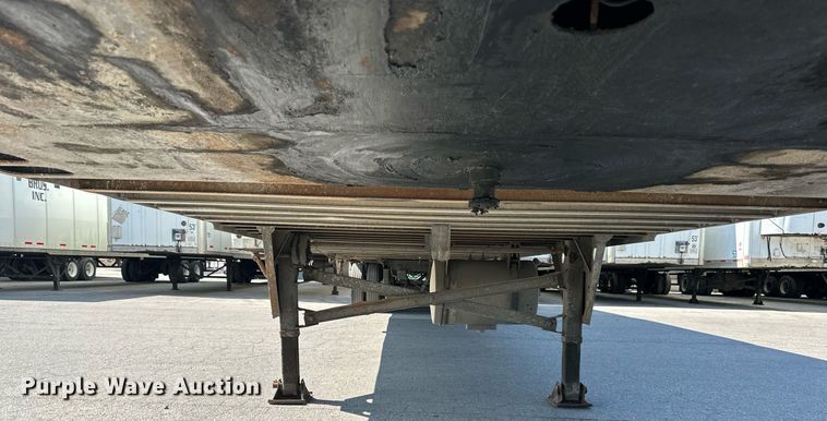 image for item LN9273 2005 Utility 3000R  refrigerated van trailer