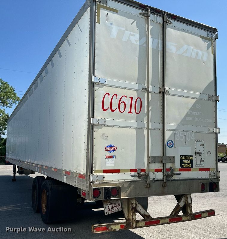 image for item LN9274 2005 Utility 3000R  refrigerated van trailer