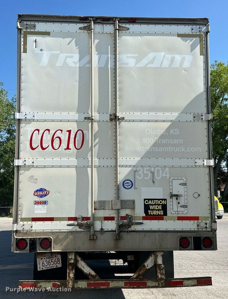 image for item LN9274 2005 Utility 3000R  refrigerated van trailer