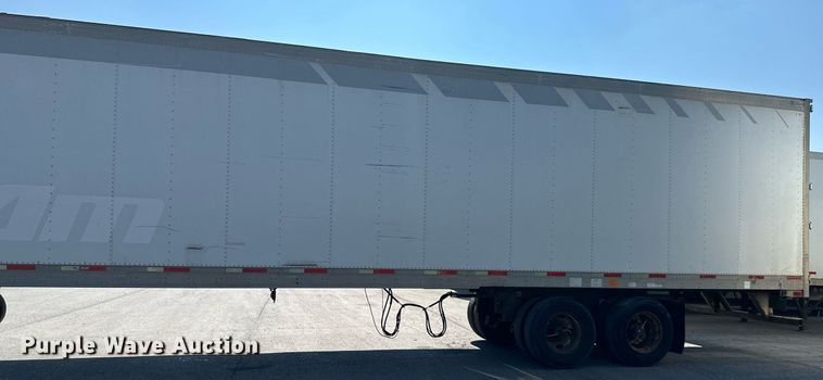 image for item LN9274 2005 Utility 3000R  refrigerated van trailer