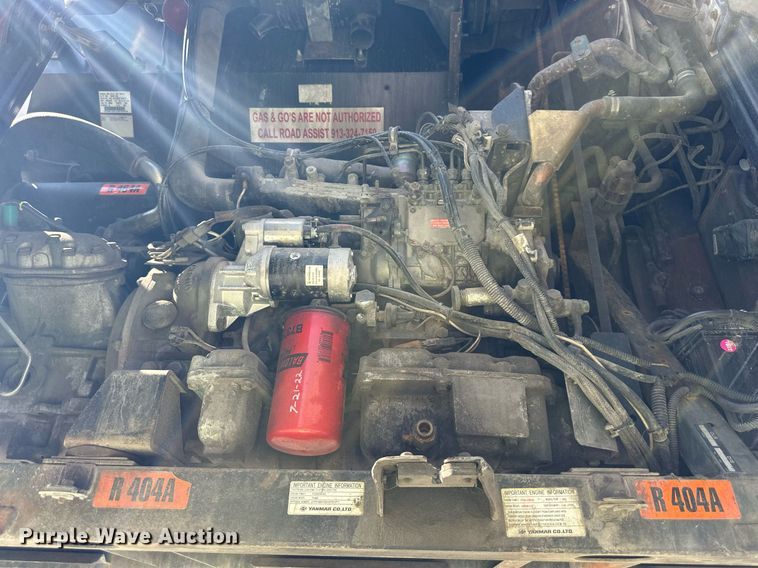 image for item LN9274 2005 Utility 3000R  refrigerated van trailer