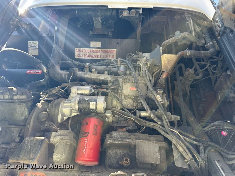 image for item LN9274 2005 Utility 3000R  refrigerated van trailer