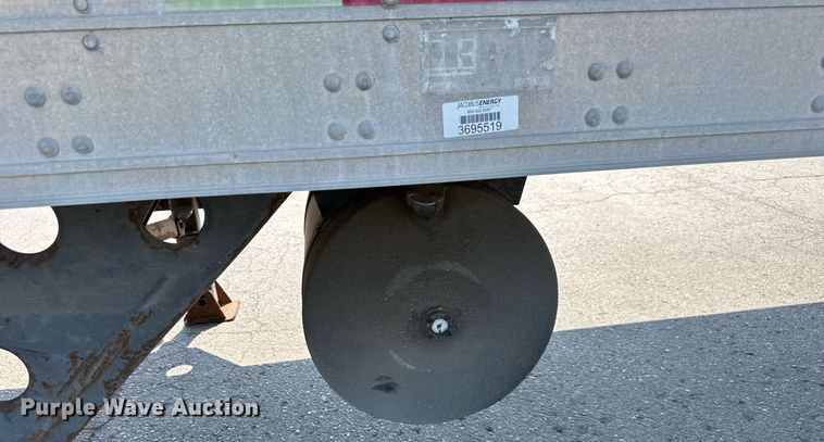 image for item LN9274 2005 Utility 3000R  refrigerated van trailer