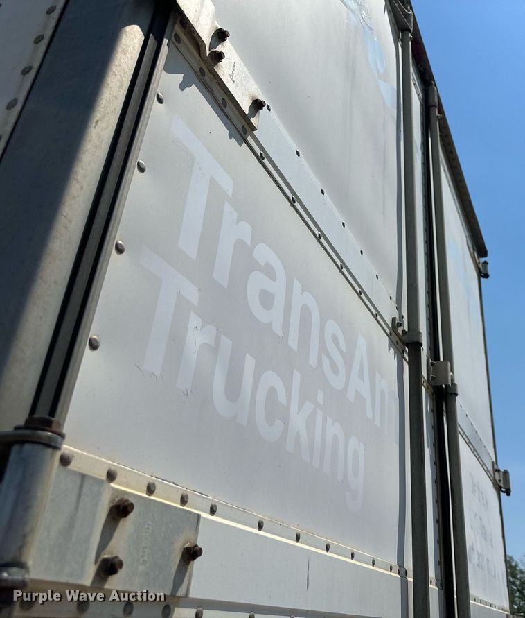 image for item LN9276 2005 Utility 3000R  refrigerated van trailer