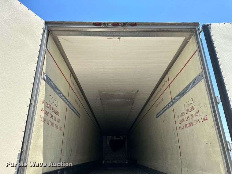 image for item LN9276 2005 Utility 3000R  refrigerated van trailer