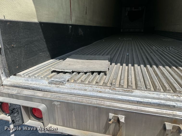 image for item LN9276 2005 Utility 3000R  refrigerated van trailer