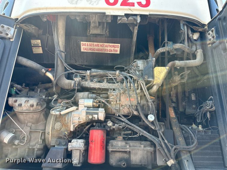 image for item LN9276 2005 Utility 3000R  refrigerated van trailer