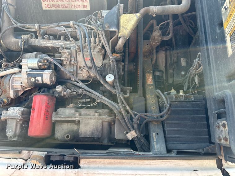 image for item LN9276 2005 Utility 3000R  refrigerated van trailer