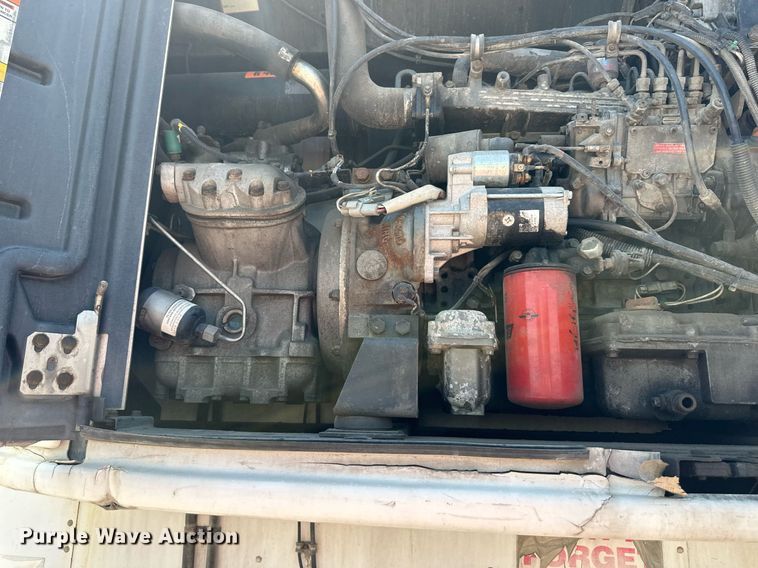 image for item LN9276 2005 Utility 3000R  refrigerated van trailer