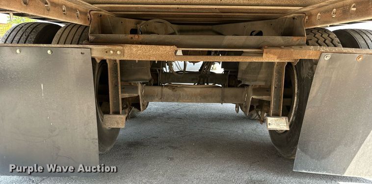 image for item LN9276 2005 Utility 3000R  refrigerated van trailer