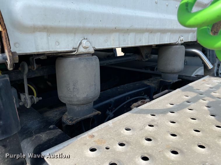 image for item LS9304 2016 Freightliner Cascadia  semi truck