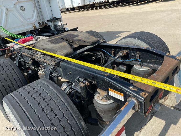 image for item LS9304 2016 Freightliner Cascadia  semi truck