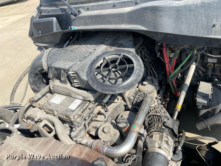 image for item LS9304 2016 Freightliner Cascadia  semi truck