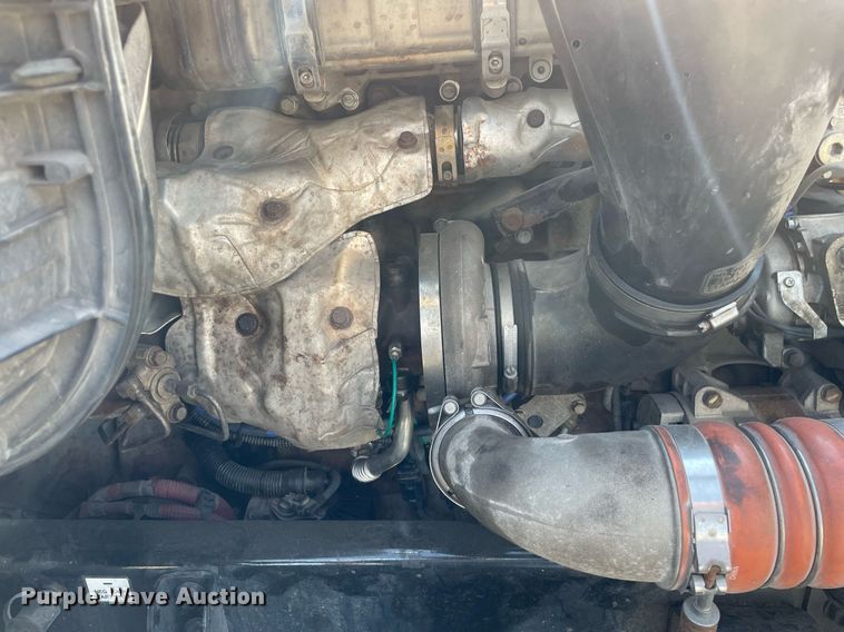 image for item LS9304 2016 Freightliner Cascadia  semi truck