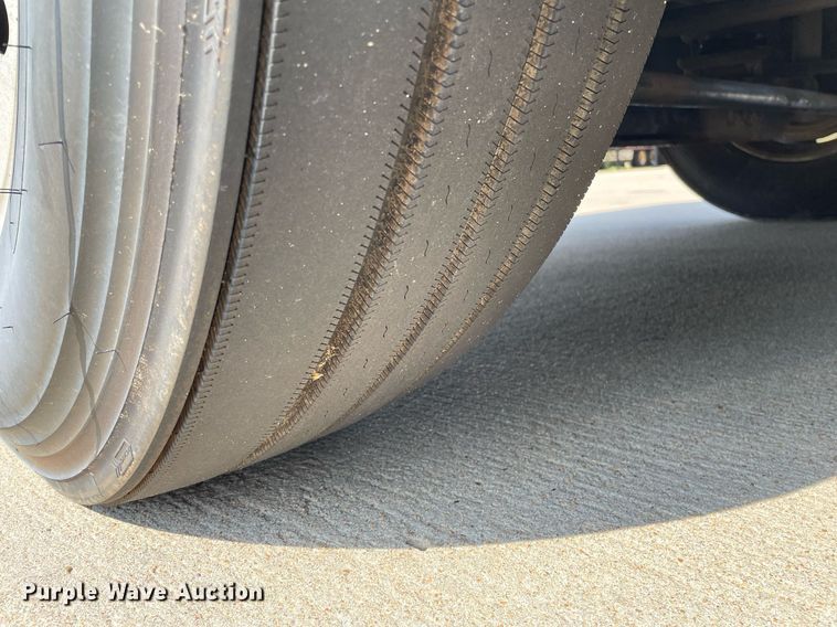 image for item LS9304 2016 Freightliner Cascadia  semi truck