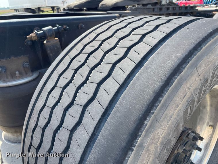 image for item LS9304 2016 Freightliner Cascadia  semi truck