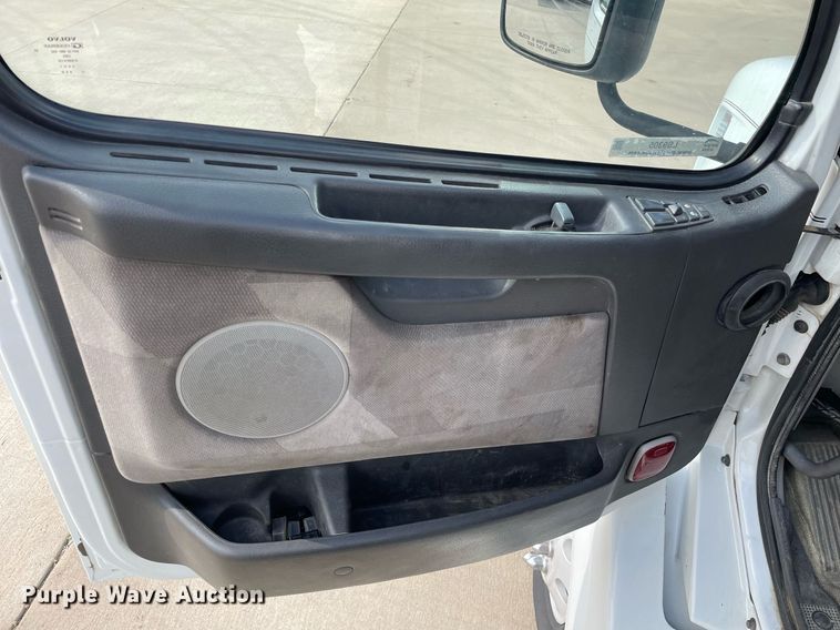 image for item LS9305 2003 Volvo VNL  semi truck