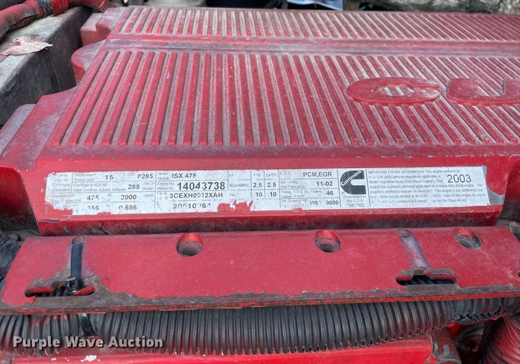 image for item LS9305 2003 Volvo VNL  semi truck