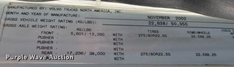 image for item LS9305 2003 Volvo VNL  semi truck