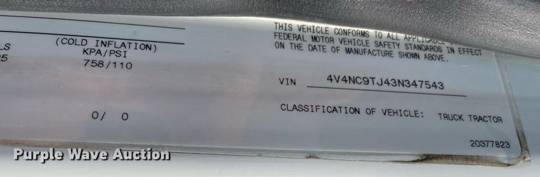 image for item LS9305 2003 Volvo VNL  semi truck